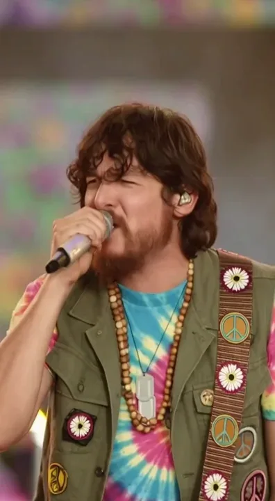 @zapbyzzmyth 

Anthem rock song called. I’m a combat hippie. 

A song about being two things that are completely different, but still being who you are @zapbyzzmy.ampfaceshr
